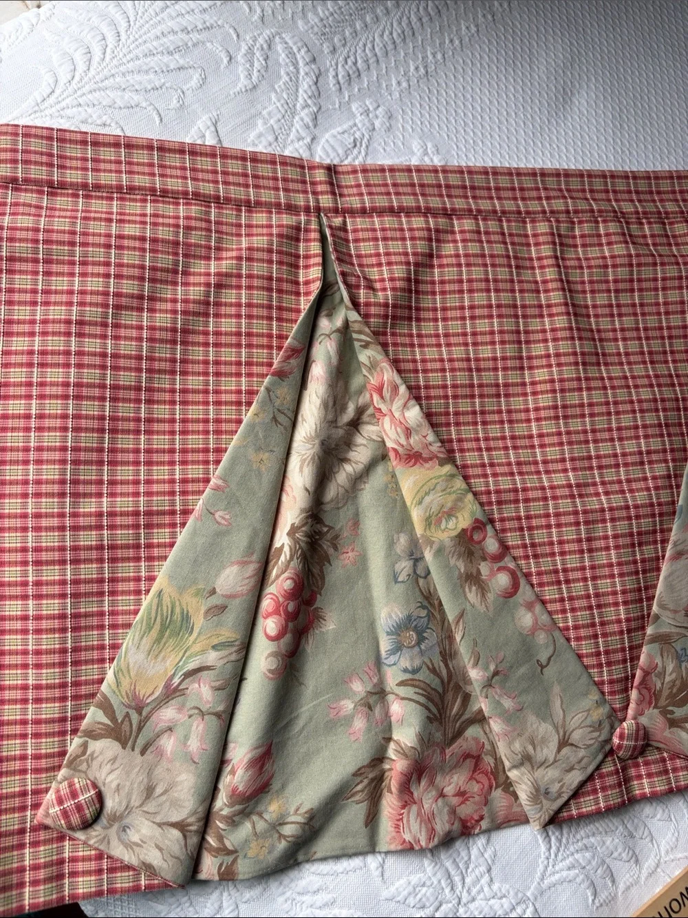 Custom beautiful valance